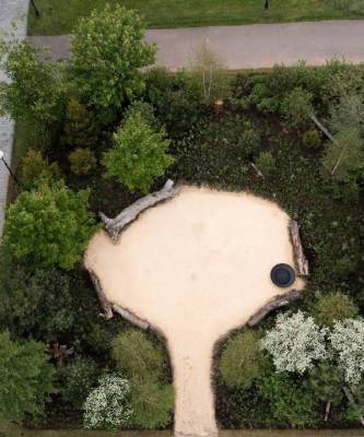 Рядом с музеем Гараж открылся сад для медитаций - elle.ru - Москва