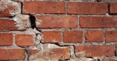 Как восстановить трещины в стене при помощи укрепления фундамента - lifehelper.one
