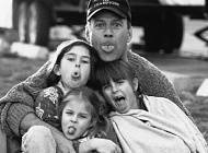 Instagram-звіт: Дженніфер Лопес, Різ Візерспун та інші поділились рідкісними сімейними фото на честь Дня батька - cosmo.com.ua - місто Вікторія