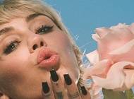 Майли Сайрус - Майлі Сайрус стала обличчям кампанії Gucci Flora Gorgeous Gardenia - cosmo.com.ua