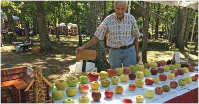 Томас Браун - Пенсионер восстанавливает самые редкие сорта яблок с помощью своего уникального сада - cpykami.ru - штат Северная Каролина