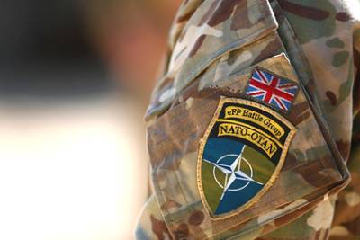 Бей своих, чтобы... Британские солдаты НАТО подрались с жителями эстонского города Вот так и начинаются… - porosenka.net - Франция - Англия - Латвия - Рига - Дания - Эстония