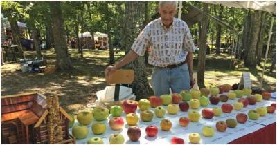 Томас Браун - Пенсионер восстанавливает самые редкие сорта яблок с помощью своего уникального сада - lifehelper.one - штат Северная Каролина