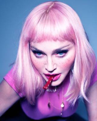 Мадонна поддержала ЛГБТ-сообщество танцами на барно... - glamour.ru