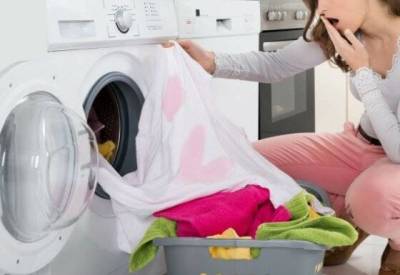 4 способа спасения одежды, если она полиняла во время стирки - lifehelper.one