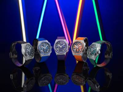 Модная находка дня: часы с яркими механизмами Zenit... - glamour.ru