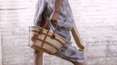 Tom Ford - Самые красивые соломенные сумки на каждый день - vogue.ua