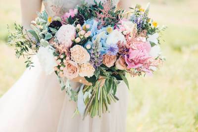 Свадебный букет: какие цветы и композицию выбрать? - 7days.ru