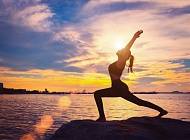 Утренняя йога: 5 простых асан, с которых стоит начинать каждый день - cosmo.com.ua