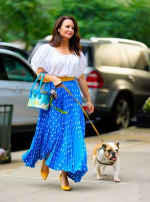 Как покорить всех на прогулке с собакой: показывает... - glamour.ru