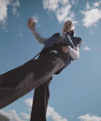 Дима Бончинче стал героем нового видео российского бренда небинарной моды p.p.s. - elle.ru