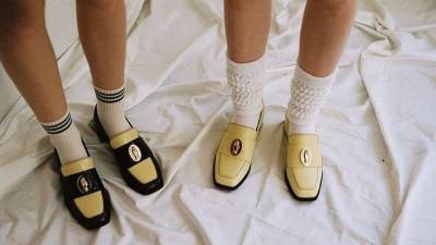 Louis Vuitton - Любимые лоферы сестер Блатштейн — обувь, которую можно носить практически круглый год - vogue.ru