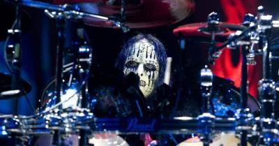 Умер 46-летний барабанщик легендарной рок-группы Slipknot Джои Джордисон - wmj.ru - Сша - штат Айова