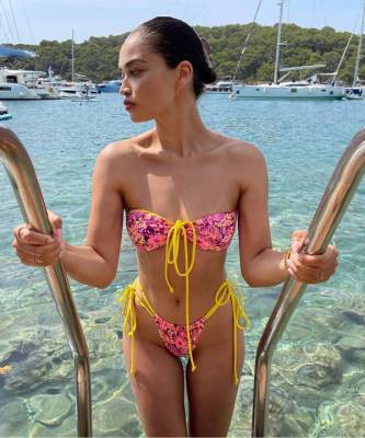 Шанина Шейк - Какой купальник выбрать, если вы собираетесь отдыхать в Хорватии? Отпускной совет топ-модели Шанины Шейк - elle.ru - Хорватия