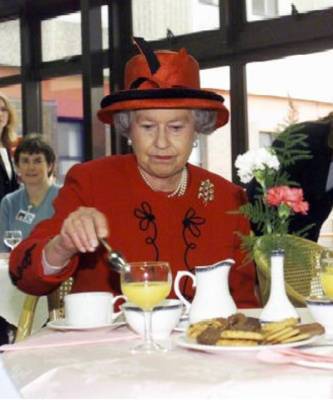 королева Елизавета II (Ii) - принц Филипп - Елизавета Королева - Анджела Келли - Почему королева Елизавета II всегда завтракает дважды? - elle.ru