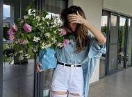 Надежда Дорофеева - Есть тренд: Надя Дорофеева показала самые модные джинсы 2021 — с вырезами - cosmo.com.ua