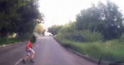 В Красноярске 9-летний мальчик попал под колёса автомобиля - porosenka.net - Красноярск
