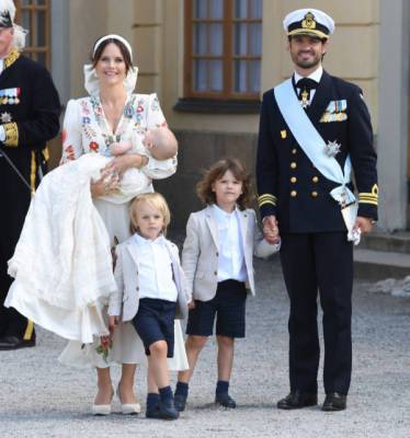 принцесса София - Карл Филипп - Шведская принцесса София и принц Карл Филипп праздн... - glamour.ru - Швеция
