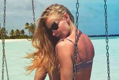 Светлана Ходченкова - Отпуск продолжается: Светлана Ходченкова поделилась новыми фото в купальнике - spletnik.ru - Мальдивы