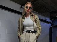 Эльза Хоск - Эльза Хоск показала самый соблазнительный способ носить белую рубашку осенью 2021 - cosmo.com.ua