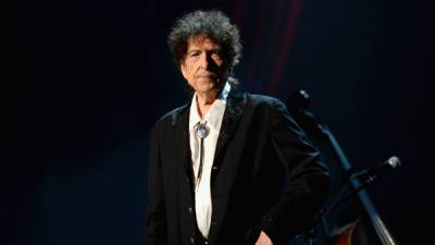 Роберт Дилан - Боба Дилана обвинили в изнасиловании 12-летней девочки в 1965 году - tatler.ru - штат Коннектикут