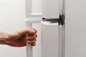 Как проверить плотность прилегания двери холодильника? Полезный лайфхак - lifehelper.one