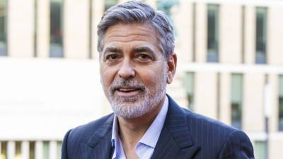 Джордж Клуни - Джордж Клуни помогает местным жителям у озера Комо после разрушительного наводнения - tatler.ru - Италия - Англия