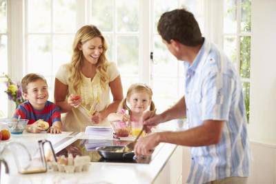 Как накормить семью быстро и сытно? Варианты завтрака для работающей мамы - lifehelper.one