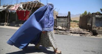Талібан: Афганські жінки, які працюють, мають залишатися вдома - womo.ua - Афганістан