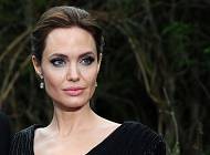 Анджелина Джоли - Total-black: Анджелина Джоли в элегантном черном макси - cosmo.com.ua