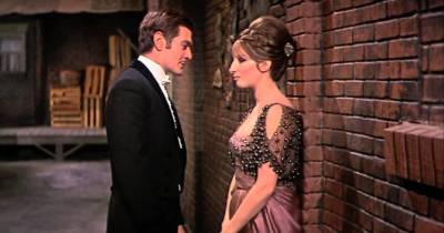 Барбра Стрейзанд - «Хочете, я запакую вам пару жартів з собою?» Цитати Барбри Стрейзанд з фільму «Смішна дівчина» (1968) - womo.ua - Сша