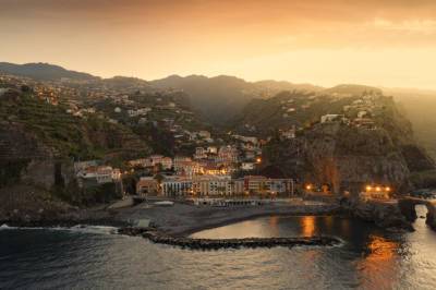 Куда поехать в сентябре: Мадейра – самый красивый остров в мире - vogue.ua - Киев - Лиссабон