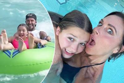 Виктория Бекхэм - Дэвид Бекхэм - David Beckham - Виктория и Дэвид Бекхэм провели время с дочерью Харпер в аквапарке - spletnik.ru - Victoria - county Beckham - county Harper