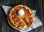Сезонне меню: простий рецерт французького пирога із грушею - cosmo.com.ua - Вершков