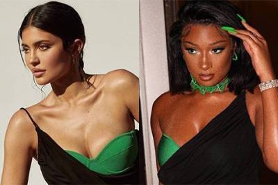Kylie Jenner - Битва платьев: Кайли Дженнер против Меган Ти Сталлион - spletnik.ru