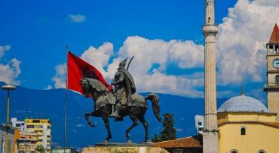 Албания ужесточает правила въезда для иностранцев - fokus-vnimaniya.com - Албания - Тирана