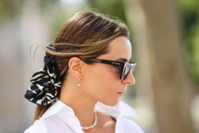20 аксессуаров для волос, которые помогут выделитьс... - glamour.ru