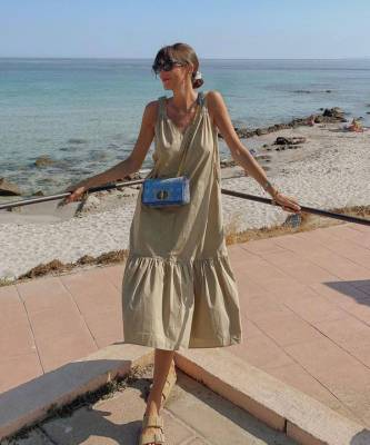 Жюли Феррери - Поплиновое платье, о котором француженка Жюли Феррери мечтала все лето, но купила только сейчас - elle.ru - Франция