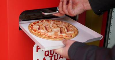 В Риме поставили автомат, который готовит и продает пиццу: это впервые - womo.ua - Италия - Рим