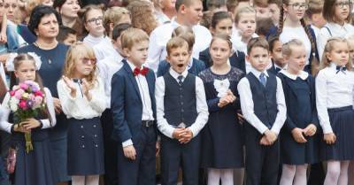 Школьники Новосибирска отказались от цветов на 1 сентября, чтобы помочь ровеснице - wmj.ru - Новосибирск
