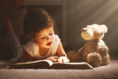 Гарри Поттер - Джоан Роулинг - Почему ребенок не любит читать? 10 книг для детей, которые им точно понравятся - lifehelper.one