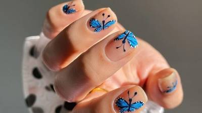 Маникюр с бабочками — дизайн для тех, кто уже скучает по лету - vogue.ru