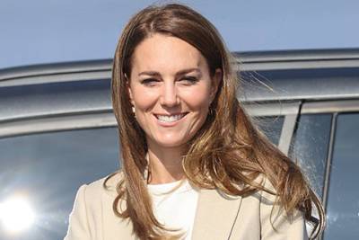 Кейт Миддлтон - принц Джордж - принцесса Шарлотта - Kate Middleton - Кейт Миддлтон вернулась к своим королевским обязанностям после каникул и встретилась с военными в Англии - spletnik.ru - Англия - Афганистан