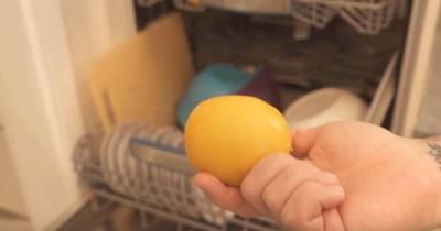 Работающий лайфхак для посудомоечной машины: просто положите внутрь кусочек лимона. Результат вас удивит - lifehelper.one