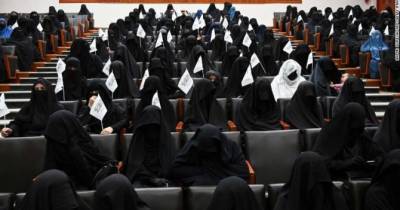 Женщины Афганистана начали флешмоб против дресс-кода, установленного Талибаном - womo.ua - Англия - Афганистан