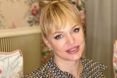 Алла Довлатова - «Для девушек после 40»: Довлатова раскрыла свой секрет, снявшись в бикини в ванной - 7days.ru