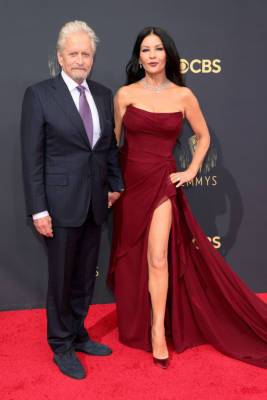 Кейт Уинслет - Emmy Awards 2021: лучшие образы гостей церемонии... - glamour.ru