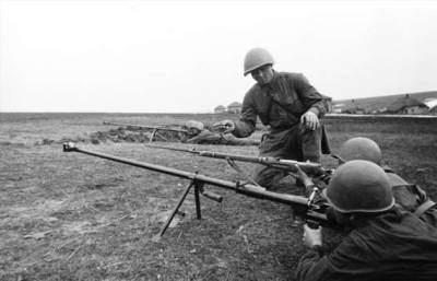 Противотанковые ружья: бесполезная игрушка или причина волнения немецких танкистов - chert-poberi.ru
