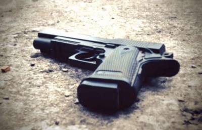 Выстрелит ли заряженный пистолет, если упадет на твердый пол - chert-poberi.ru
