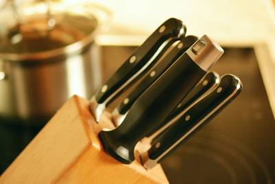 Почему опытные хозяйки никогда не покупают наборы ножей на кухню: важный лайфхак - belnovosti.by
